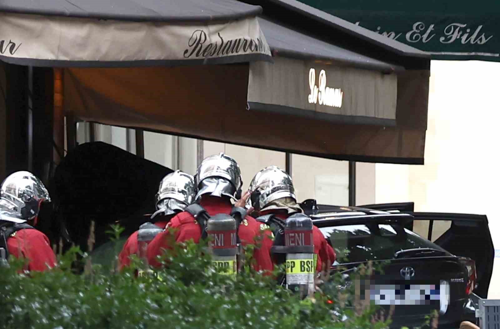 Fransa’nın başkenti Paris’te bir aracın kafeye dalması sonucu 1 kişi