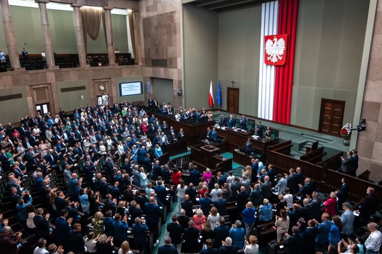 Polonya parlamentosu, güvenlik güçlerinin barışı muhafaza operasyonları kapsamında ihtiyaç halinde