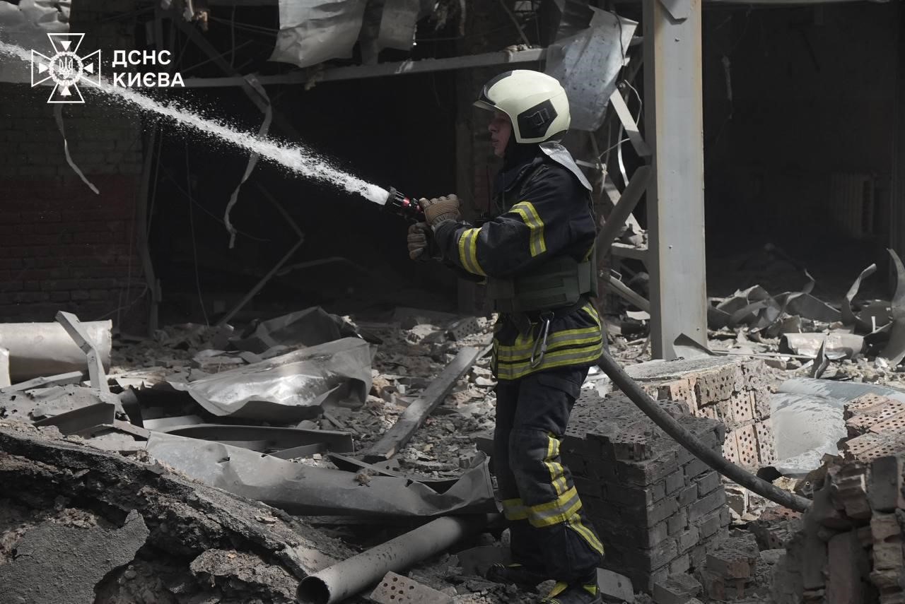 Rusya Ukrayna’nın başkenti Kiev’de birçok noktayı 40’dan fazla füzeyle hedef