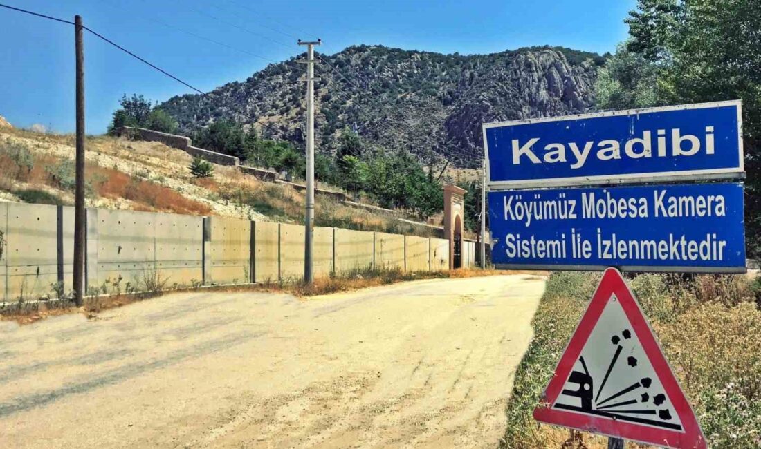 Afyonkarahisar’da köy muhtarı içme suyunu keyfi kullanan ve sürekli bahçe