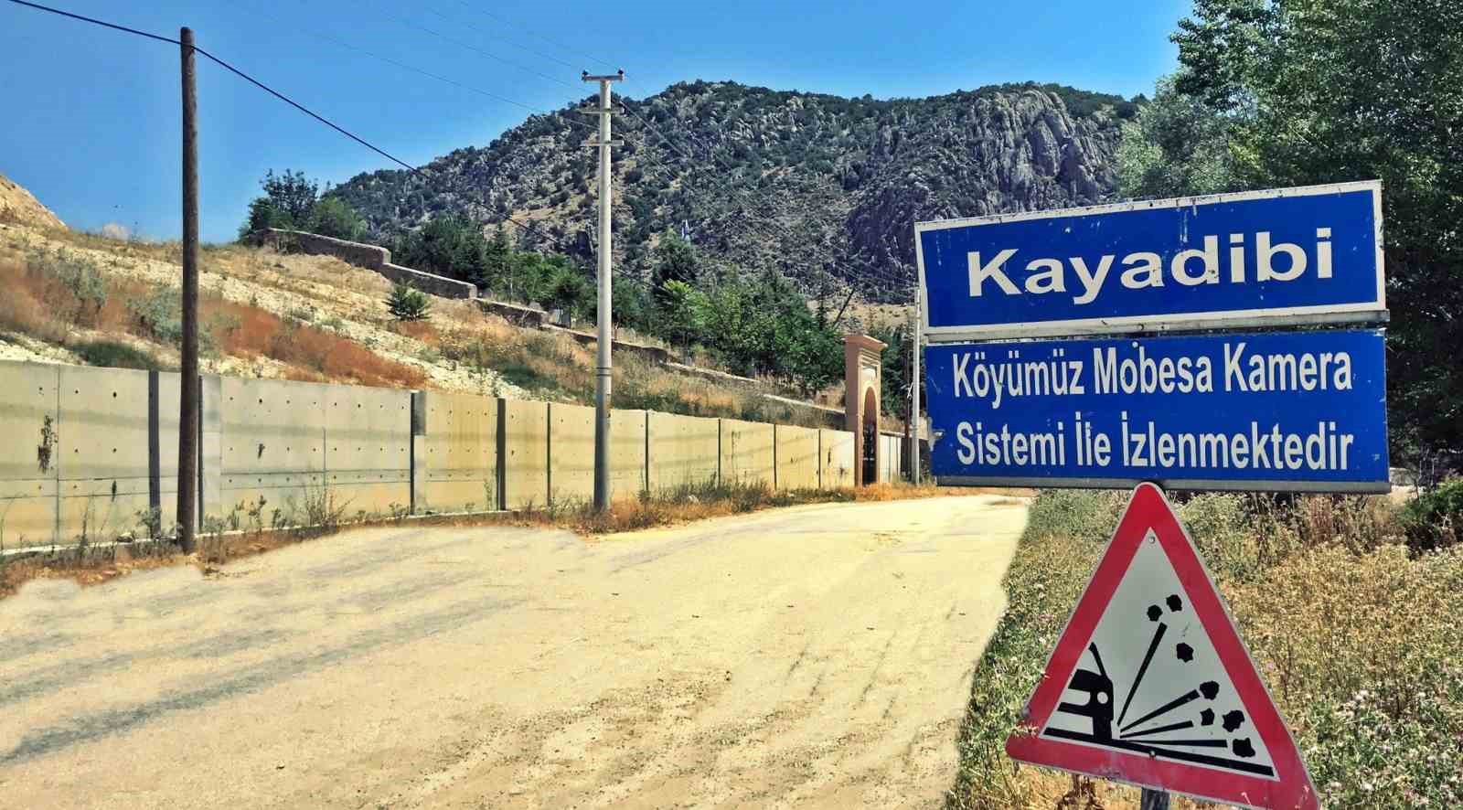 Afyonkarahisar’da köy muhtarı içme suyunu keyfi kullanan ve sürekli bahçe