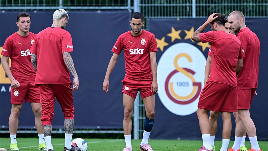 Galatasaray Futbol Takımı, yeni sezon hazırlıkları kapsamında yarın Slovakya 1.