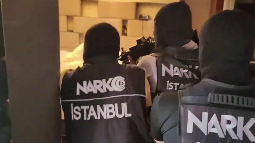 İçişleri Bakanı Ali Yerlikaya, İnterpol kırmızı bülteniyle uyuşturucu ve dolandırıcılık