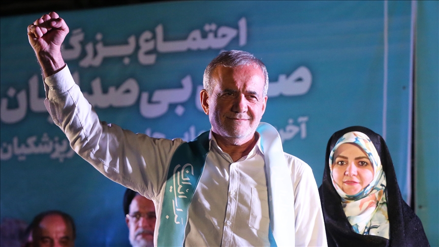 İran’da reformist Tebriz Milletvekili ve eski Sağlık Bakanı Mesud Pezeşkiyan,
