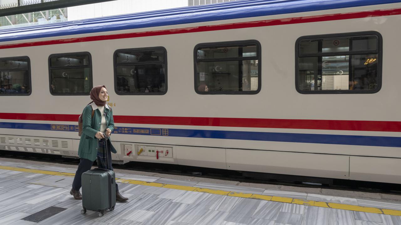 Afyonkarahisar’da Demiryol-İş Sendikası ile Aydoğdu Elektrik Enerji Temizlik İnşaat ve