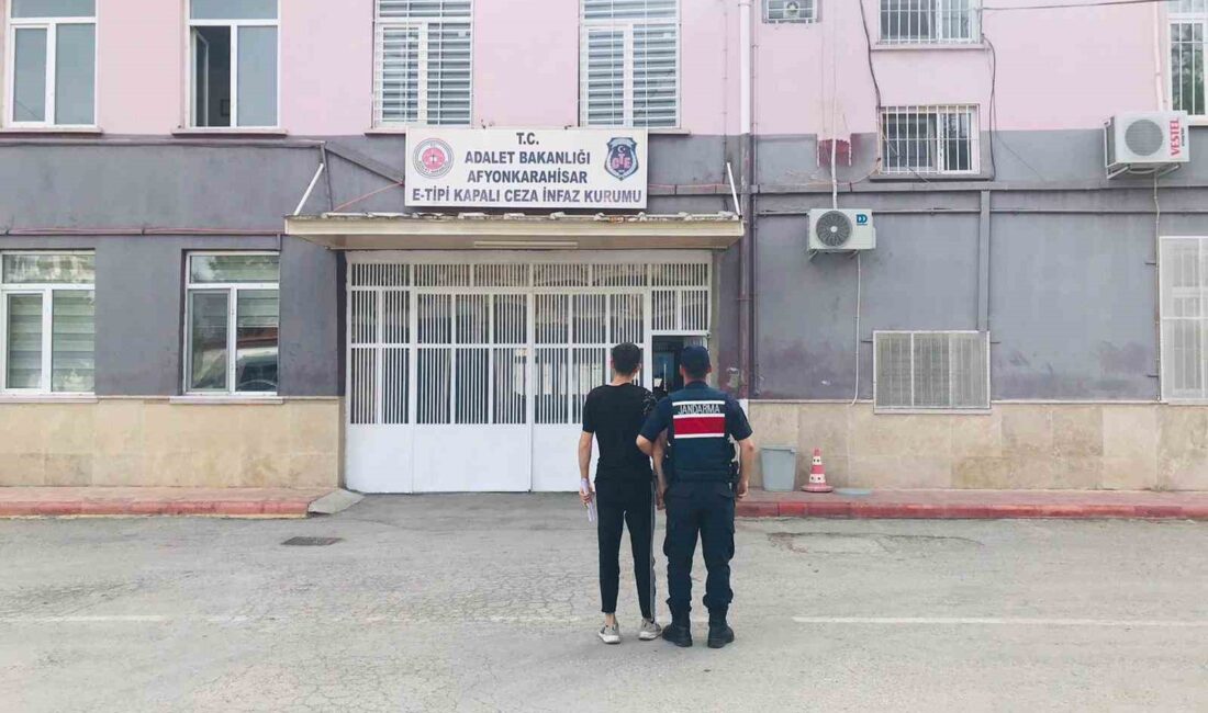 Afyonkarahisar’da devriye gezen jandarma ekipleri uyuşturucu madde satma suçundan 5