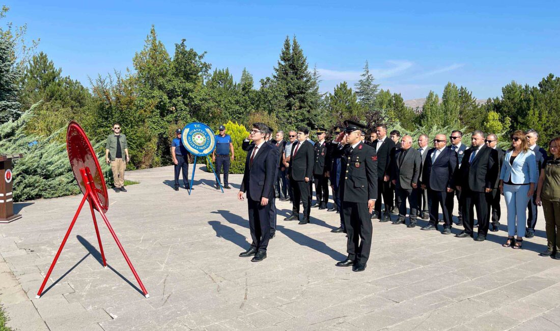 26 Ağustos Büyük Taarruz Şehitliği ve M. Kemal Atatürk Anıtı’na Çelenk Sunuldu 26 Ağustos 1922 sabahı Afyon Kocatepe ‘de başlayıp 9 Eylül