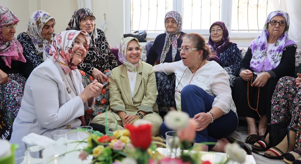 Aile ve Sosyal Hizmetler Bakanı Mahinur Özdemir Göktaş, Aydın Valiliğini
