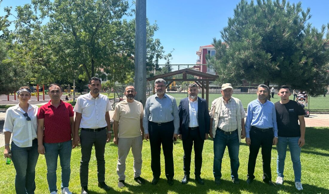 AK Parti Afyonkarahisar Milletvekili Ali Özkaya, vatandaşlarla buluşmaya devam ediyor.
