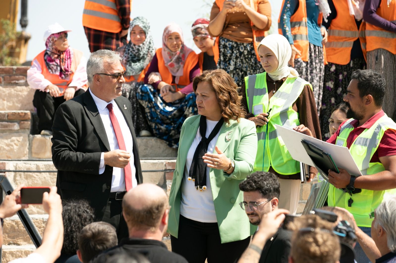 Belediye Başkanı Burcu Köksal, Garnizon Millet Bahçesi’nde devam eden çalışmaları