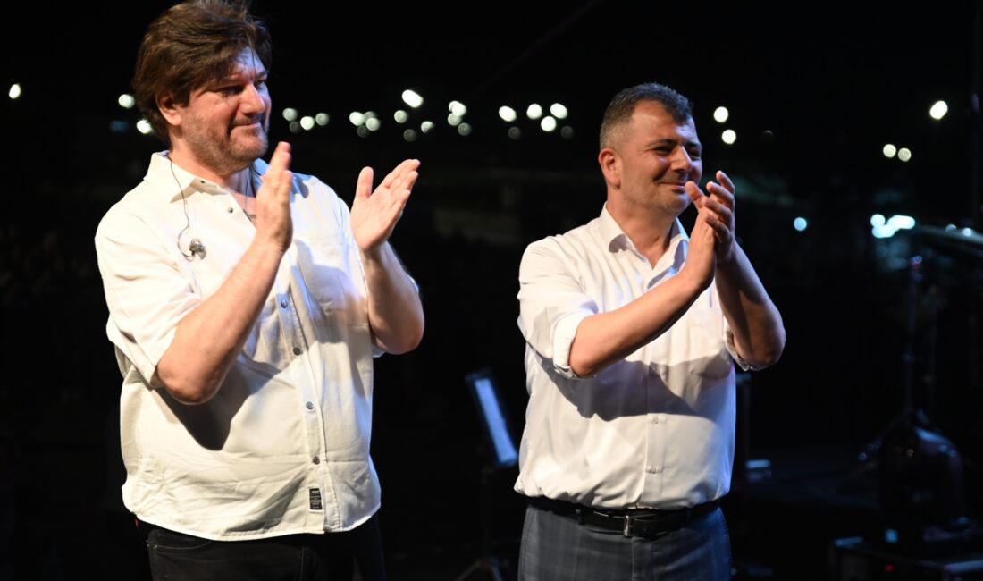   Emirdağ Gurbetçi Festivalinde sahne alan Ahmet Şafak konserine başta