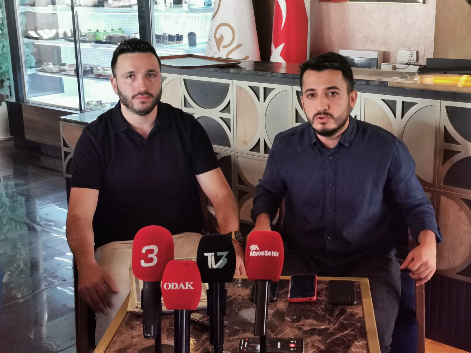 Afyonkarahisar’da bir kafenin gizli bölmelerinde eğlence mekanı olduğu iddialarına yanıt,