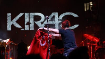 Afyonkarahisar’da Zafer Haftası kapsamında düzenlenen Kıraç konseri, Belediye Başkanı Burcu