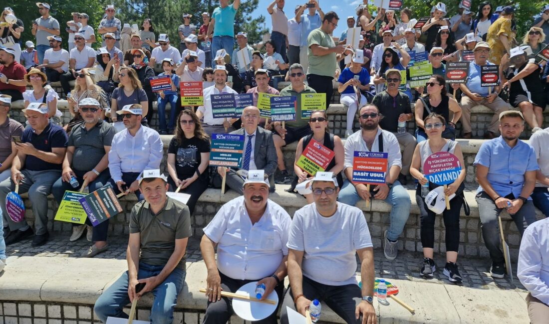 TÜRMOB tarafından organize edilen geçici vergi dönemlerinde bilanço eklenmesi başta