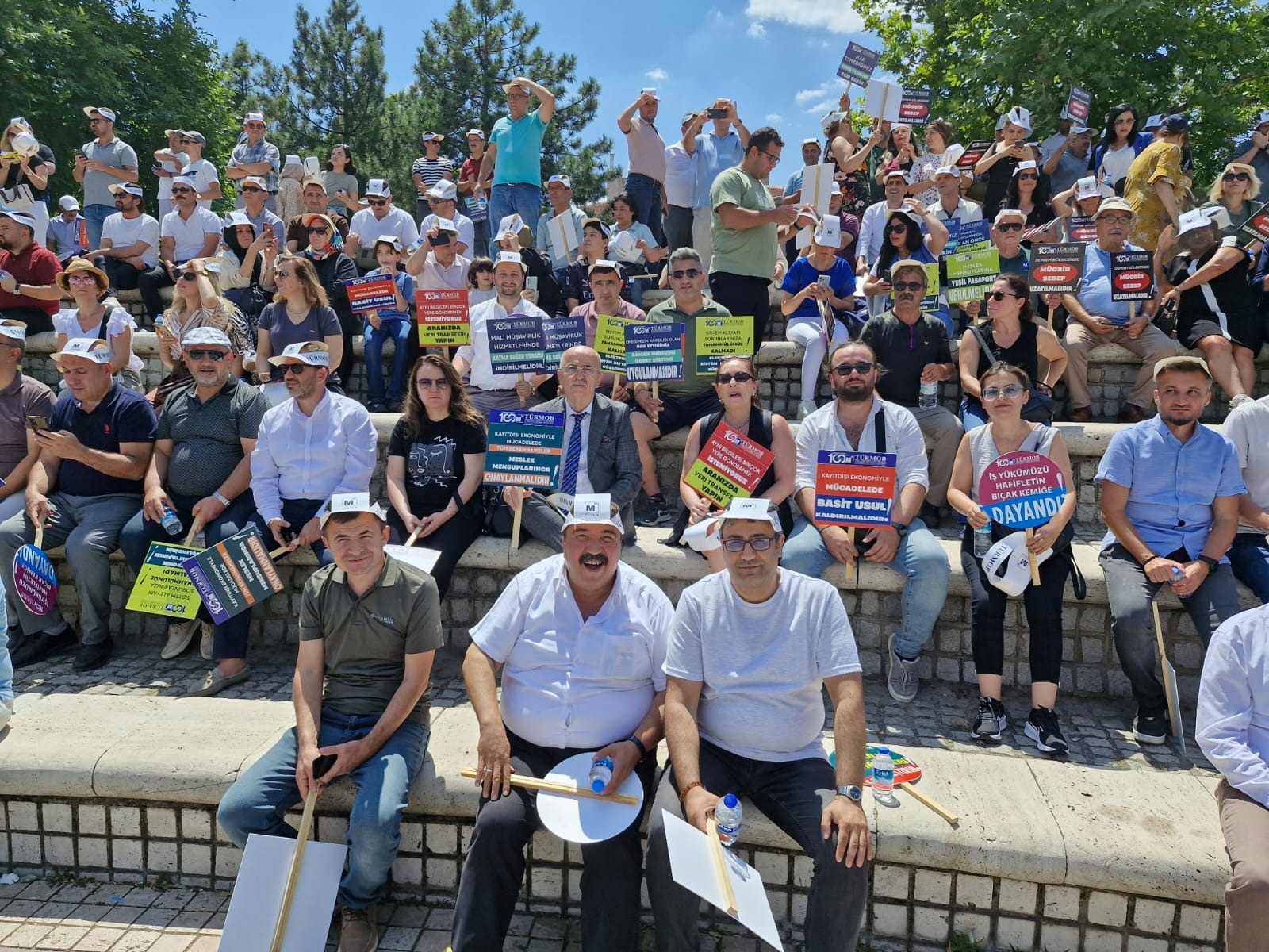 TÜRMOB tarafından organize edilen geçici vergi dönemlerinde bilanço eklenmesi başta
