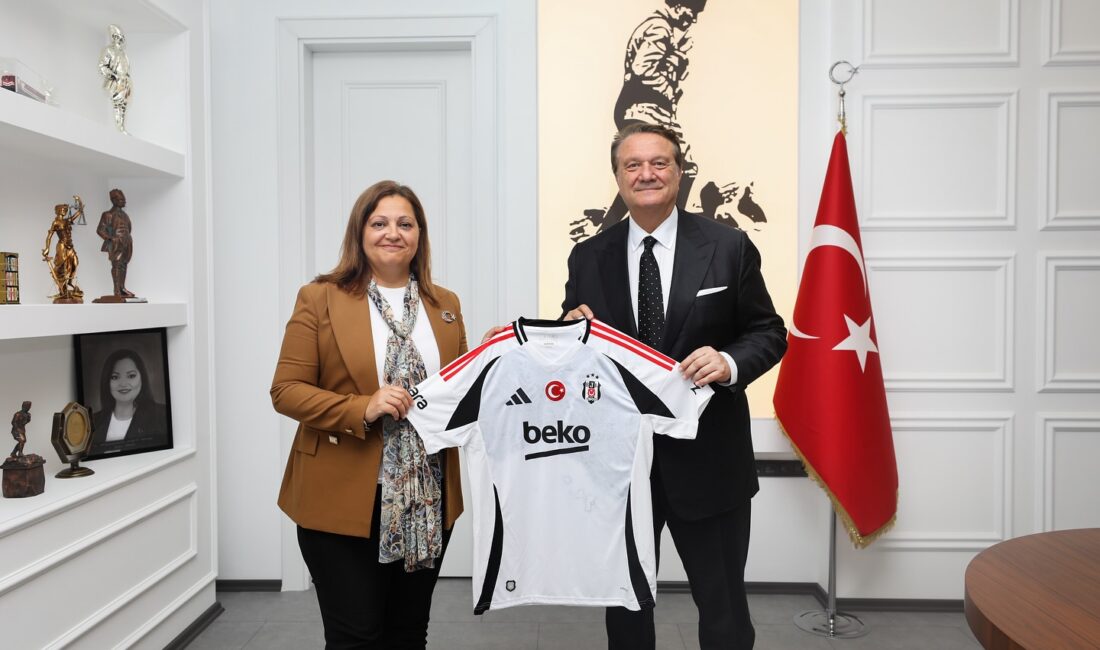Beşiktaş Başkanı Hasan Arat, Büyük Taarruz için Afyon Beşiktaşlılar Derneği