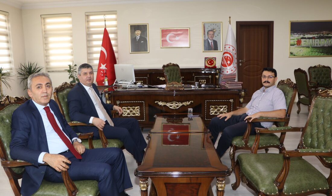 Emirdağ Kaymakamı Yasin Akgül, Bolvadin’deki Yargı Temsilcileriyle Buluştu Emirdağ Kaymakamı Yasin Akgül, Bolvadin bölgesindeki yargı temsilcileriyle önemli bir