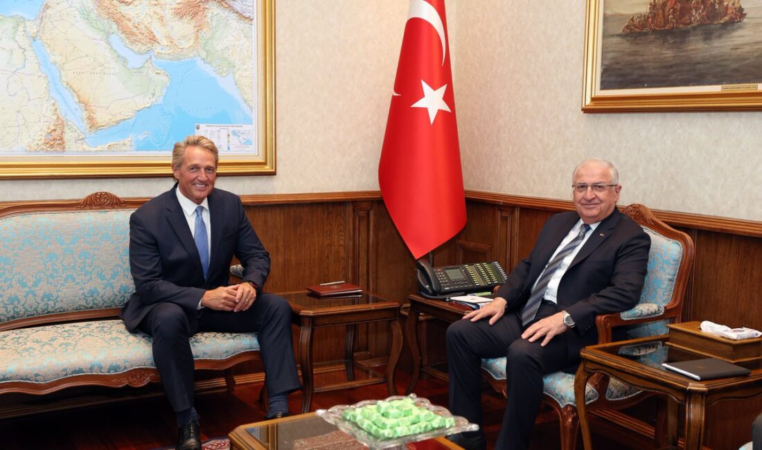 ABD Ankara Büyükelçisi, Milli Savunma Bakanı’na Veda Ziyareti Gerçekleştirdi ABD’nin Ankara Büyükelçisi, Milli Savunma Bakanı Yaşar Güler’e veda ziyareti