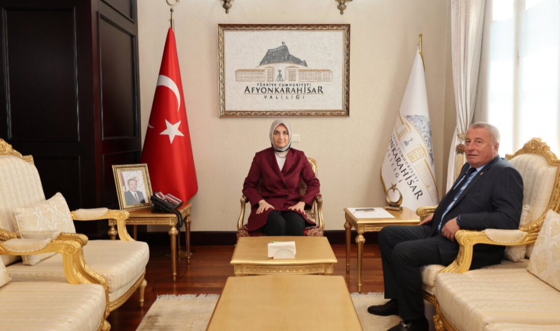 Zafer Haftası Kapsamında Avukat Hakan Şeref Olgun’dan Valiye Teşekkür Ziyareti Avukat Hakan Şeref Olgun, Zafer Haftası’nın önemine dikkat çekmek amacıyla