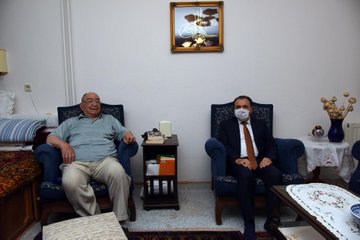 Üniversitenin kurucusu ve rektörü olan Prof. Dr. Şehabettin Yiğitbaşı, hayatını