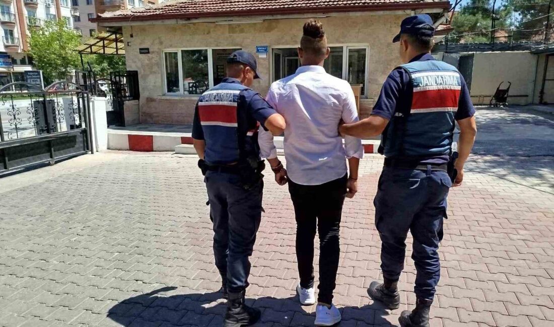 2 yıl 7 ay hapis cezası bulunan şahıs yakalandı Afyonkarahisar İl Jandarma Komutanlığınca icra edilen önleyici kolluk devriyesince; bina