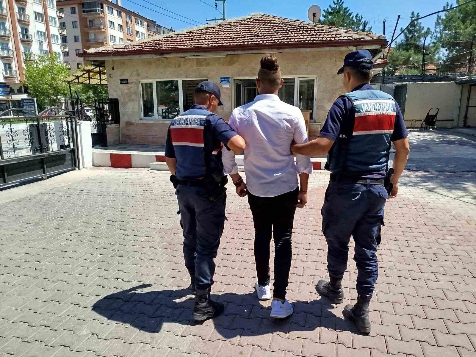 Afyonkarahisar İl Jandarma Komutanlığınca icra edilen önleyici kolluk devriyesince; bina