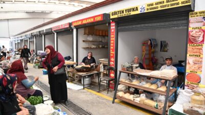 Mülkiyeti Emirdağ Belediyesi’ne ait Cumhuriyet Mahallesinde bulunan kapalı halı saha