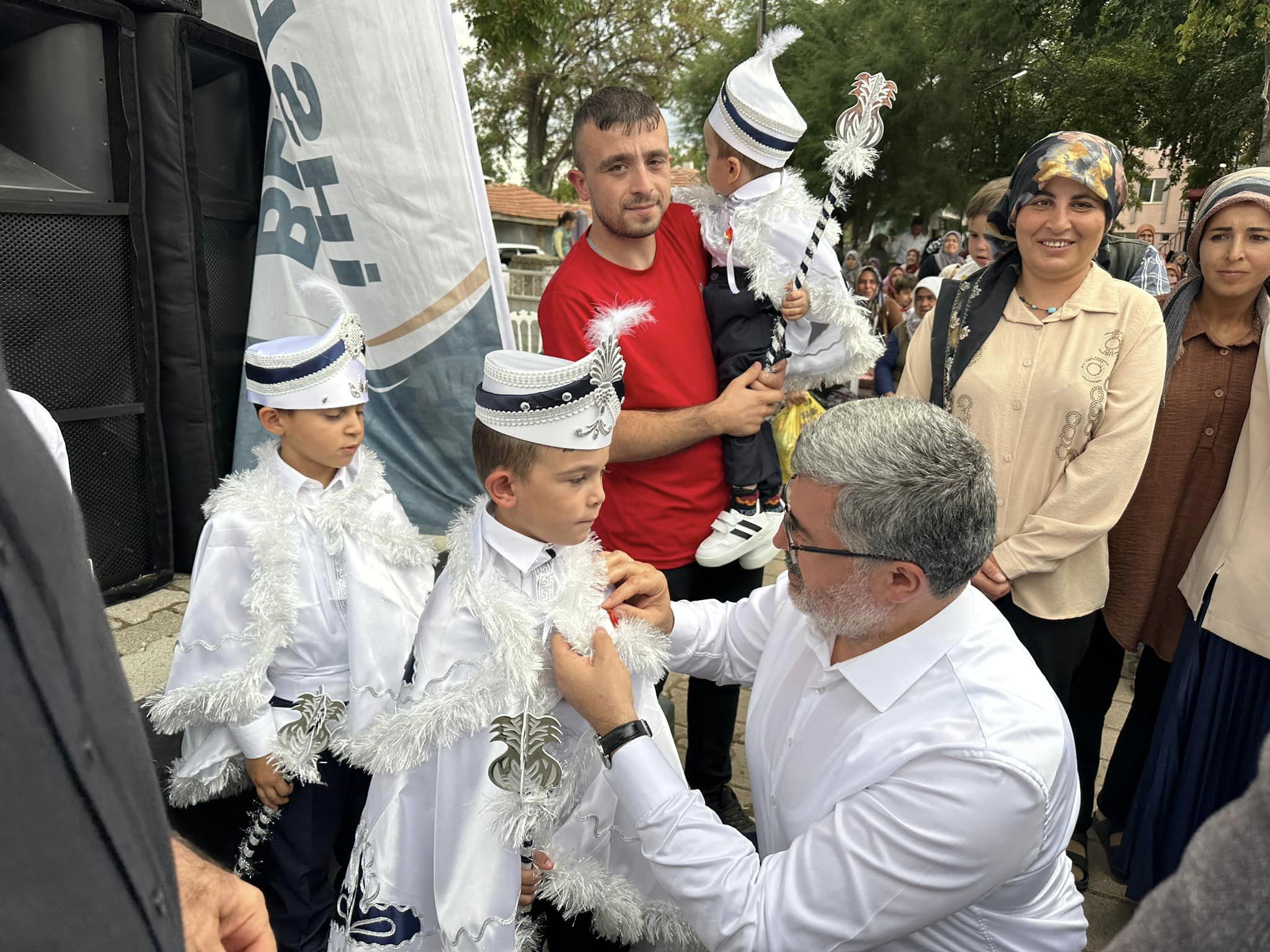 Afyonkarahisar’ın İhsaniye ilçesinde hayırsever iş insanlarının katkılarıyla İhsaniye Belediyesi tarafından