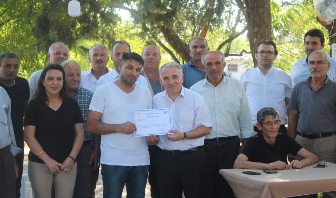Afyonkarahisar’da bir çay bahçesi işletmecisi evinin yakınında bulduğu ve içerisinde