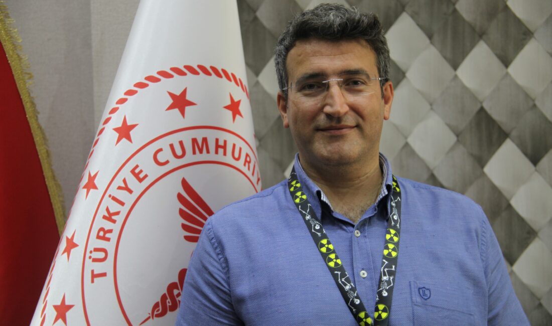 Uzmanlar, okulların açılmasına sayılı günler kala çocuklarına forma ve kırtasiye
