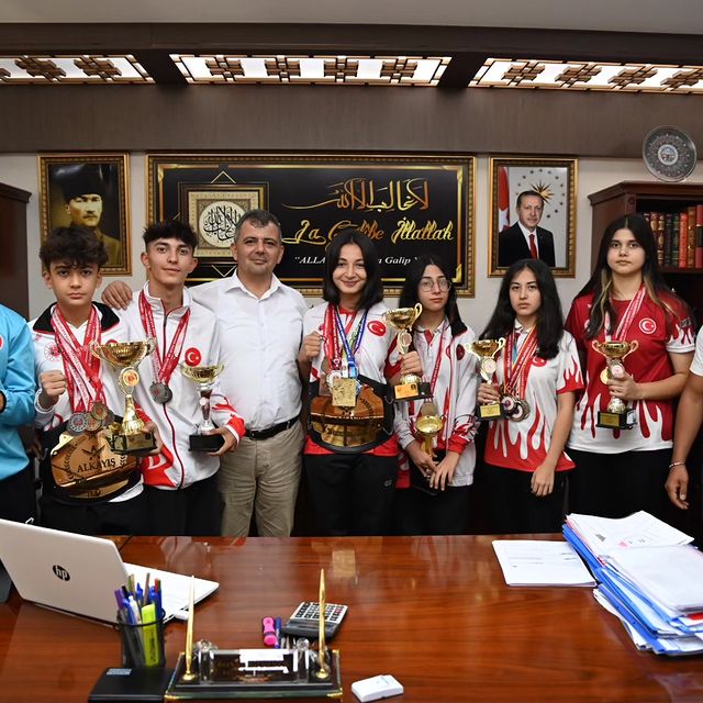 Emirdağ Güçlü Gençlik Spor Kulübü, Belediye Başkanı Serkan Koyuncu’yu ziyaret