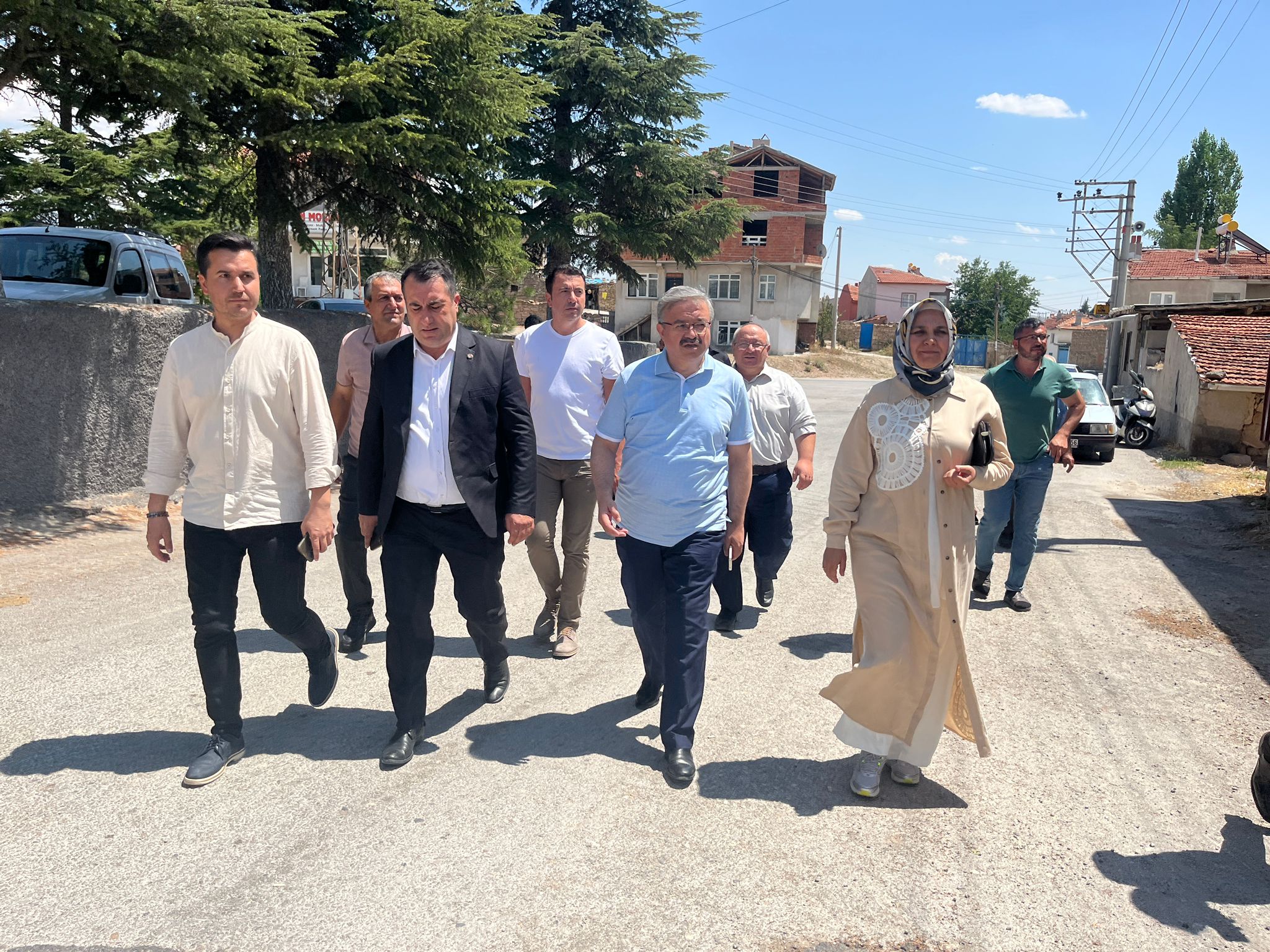   AK Parti Afyonkarahisar Milletvekili İbrahim Yurdunuseven, İhsaniye ilçesinde bir