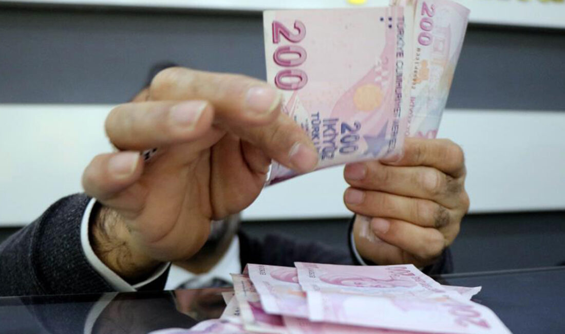 En düşük emekli aylığının 12 bin 500 liraya yükseltilmesi kapsamındaki