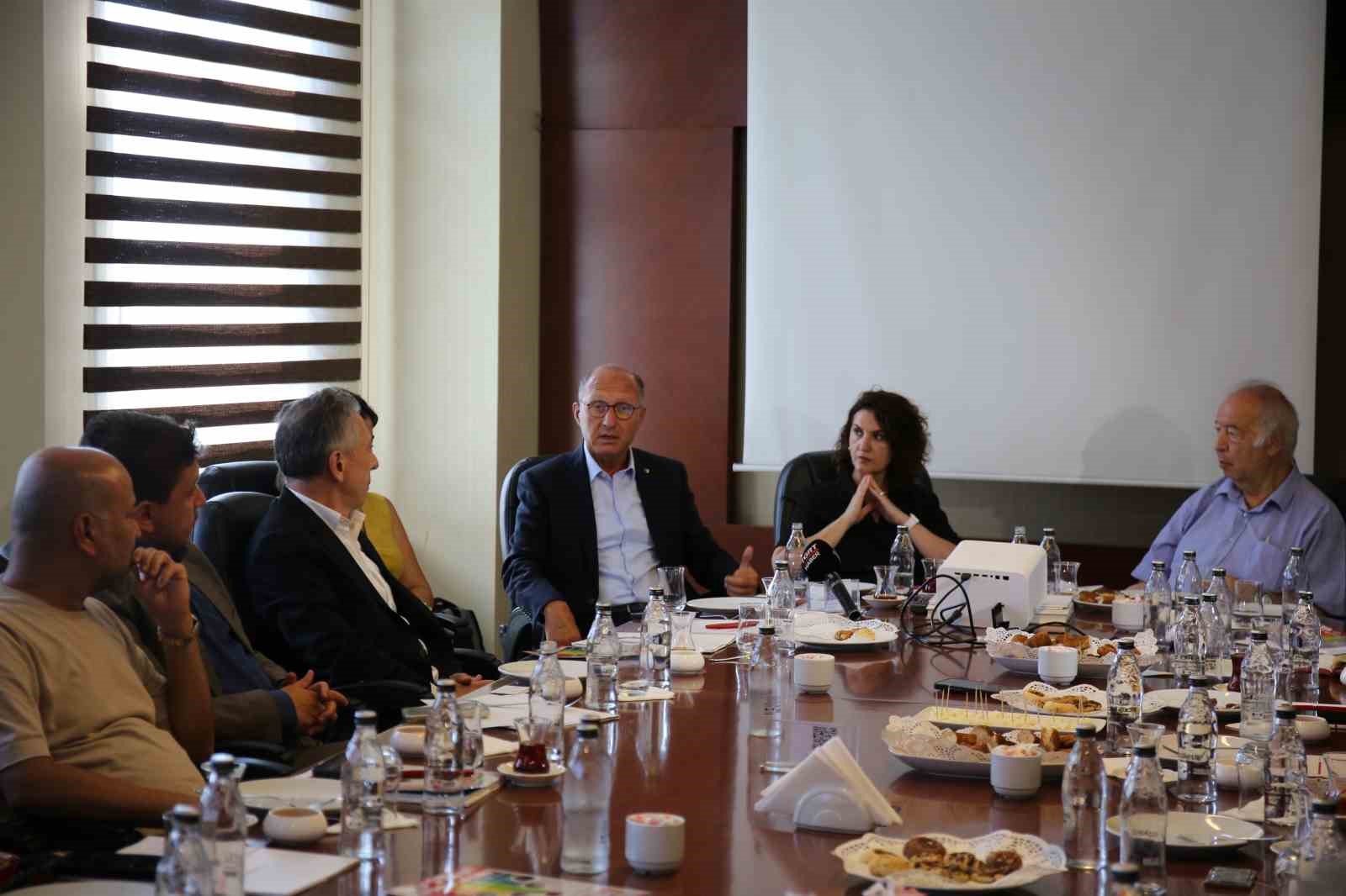 Türkiye’de İş Dünyası dergisi Ağustos sayısı lansmanında TÜRKONFED ev sahipliğinde