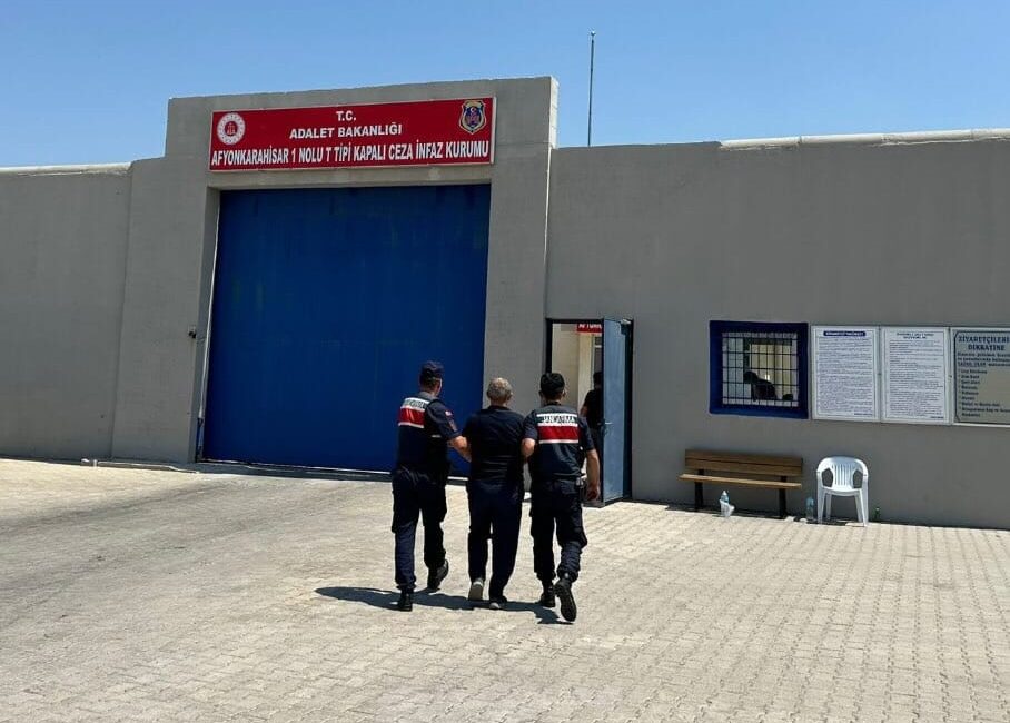 Afyonkarahisar’da FETÖ silahlı terör örgütüne üye olma suçundan 8 yıl