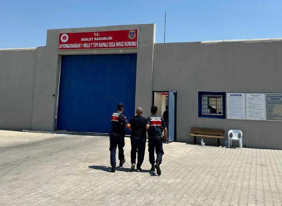 Afyonkarahisar’da FETÖ silahlı terör örgütüne üye olma suçundan 8 yıl