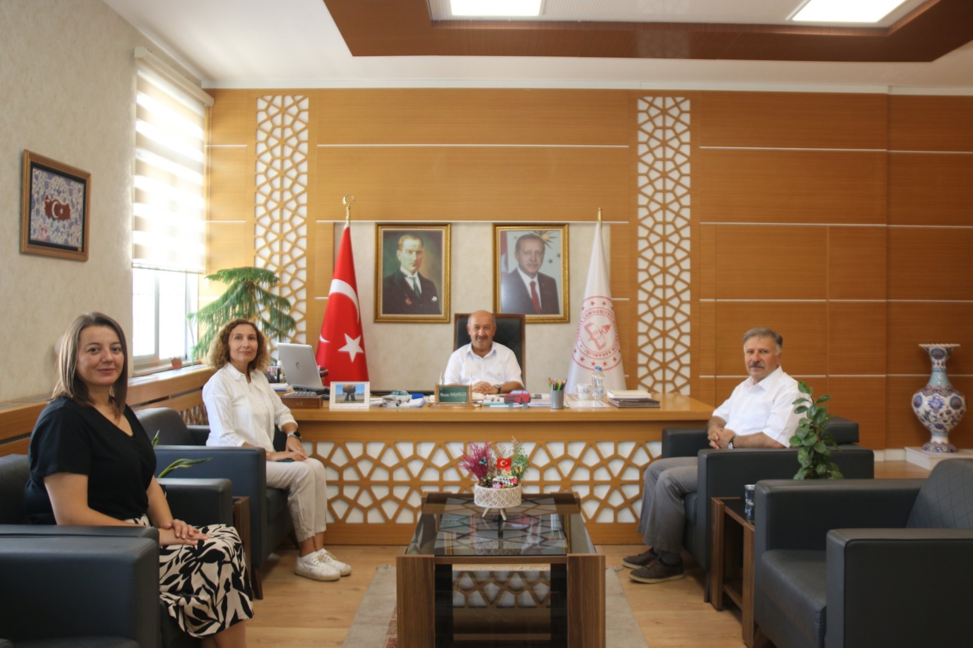 Kütahya Merkez Fevzi Çakmak İlkokulunun hazırladığı “Sayfalar Canlanıyor” isimli proje,