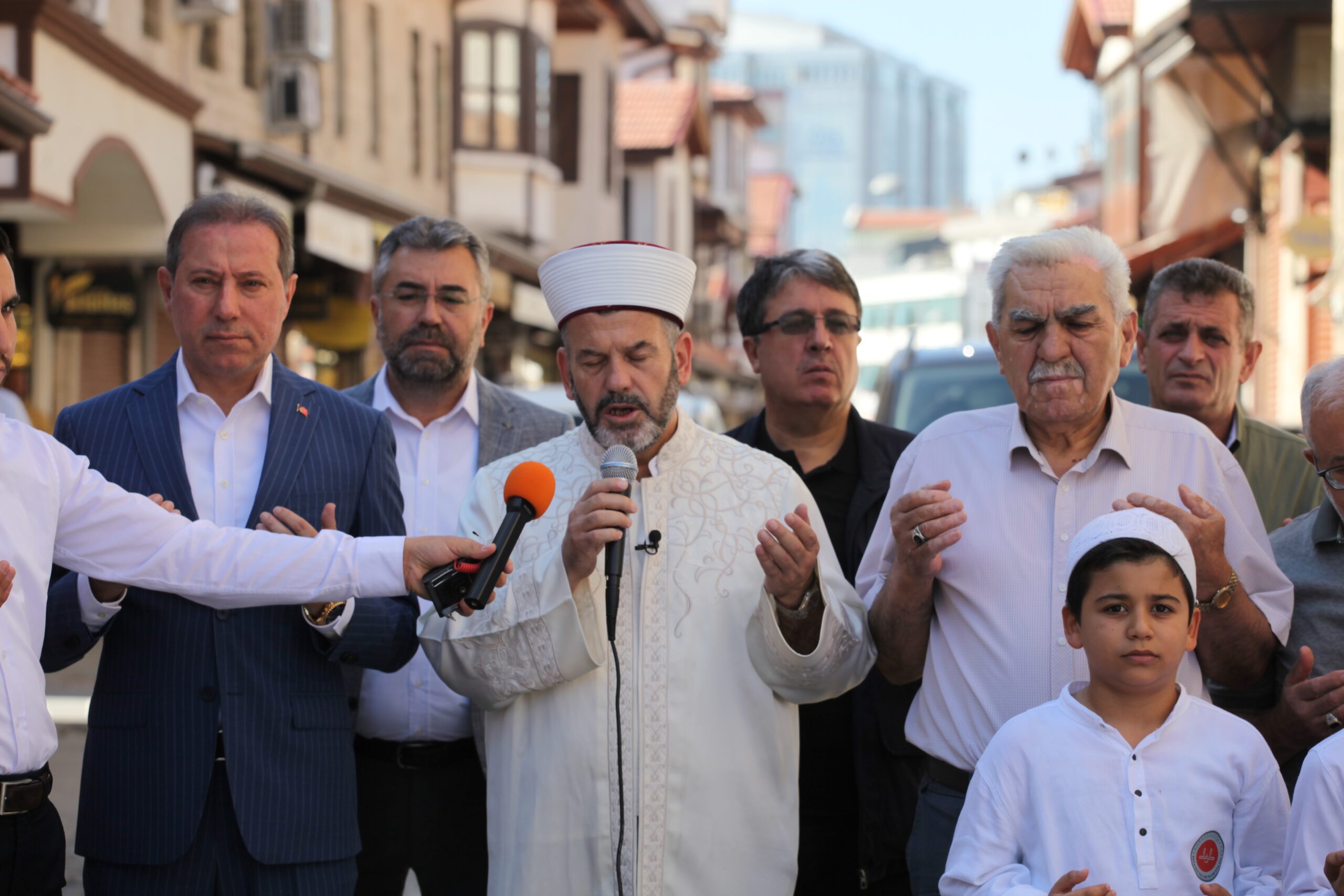 Konya’da bulunan Tarihi Bedesten Çarşısında bereket duası yapıldı. Konya Tarihi