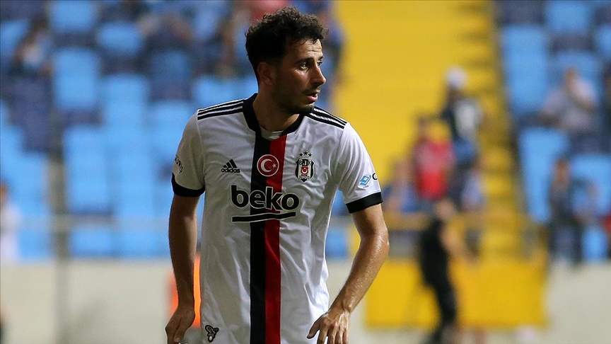 A Milli Futbol Takımı’nın ve Beşiktaş’ın eski futbolcusu Oğuzhan Özyakup,