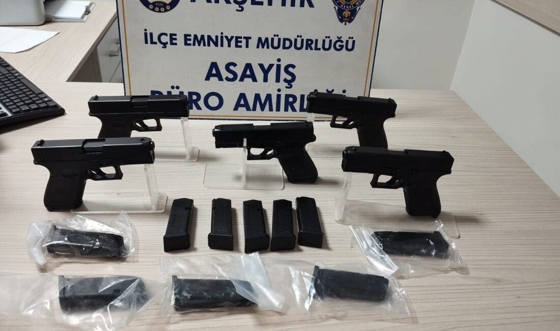   Konya’nın Akşehir ilçesinde polisin silah kaçakçılarına yönelik düzenlediği operasyonda