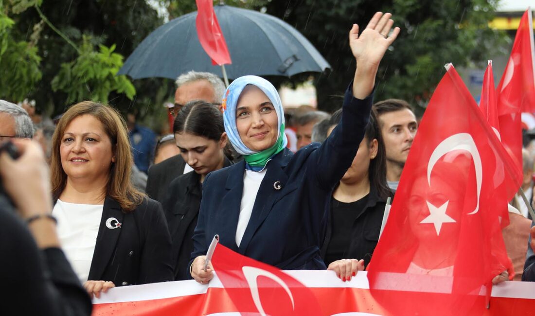 Afyonkarahisar düşman işgalinden kurtuluşunun 102. yılını coşku dolu etkinliklerle gururla