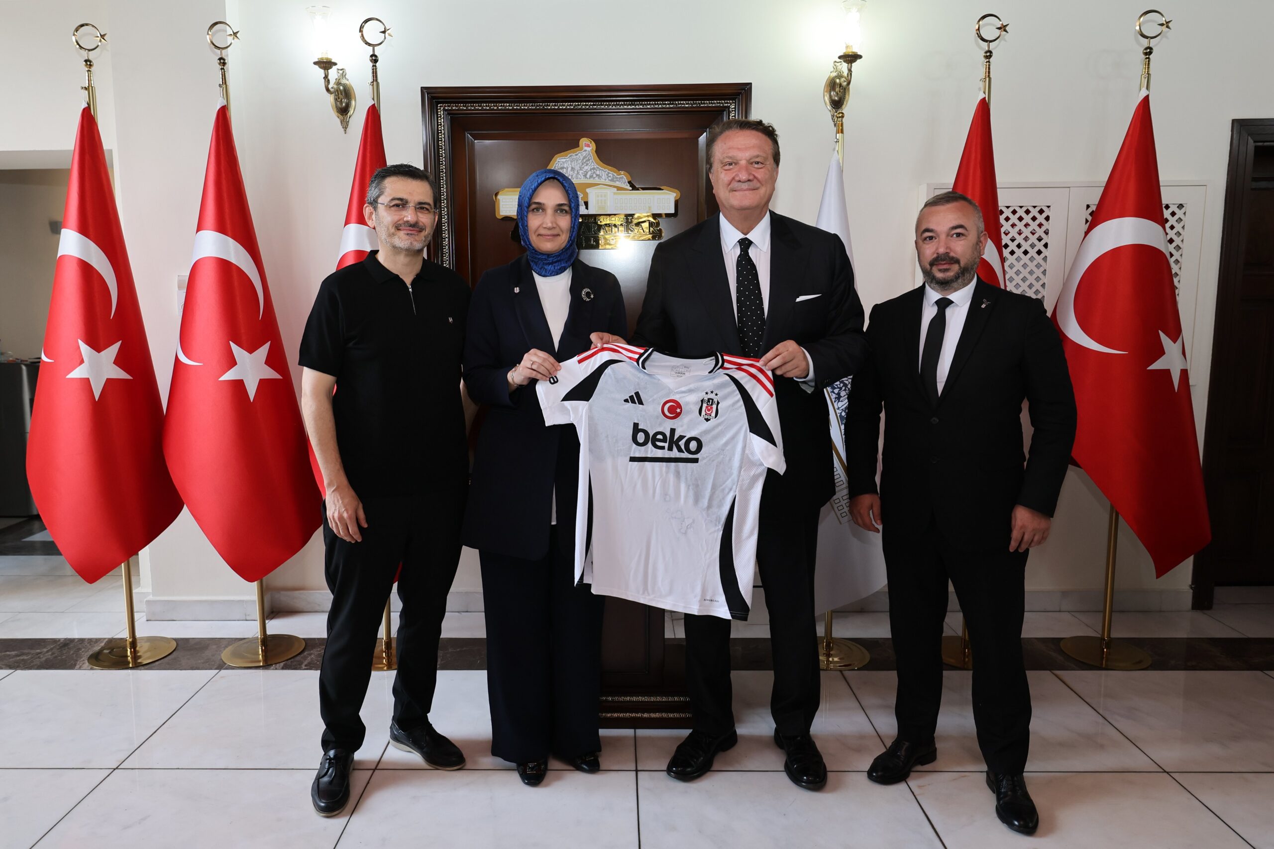 Beşiktaş Başkanı Hasan Arat, Büyük Taarruz’un 102. yıl dönümü dolayısıyla