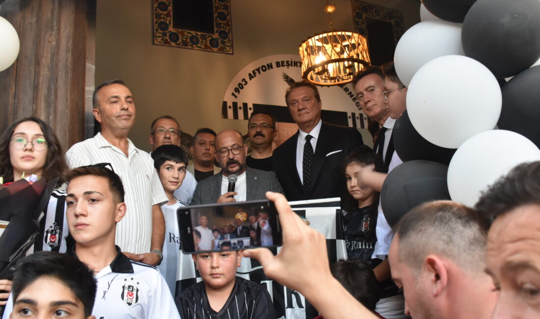 Beşiktaş Kulübü Başkanı Arat, 1903 Afyon Beşiktaşlılar Derneğinin açılışını gerçekleştirdi Beşiktaş Kulübü Başkanı Hasan Arat, Afyonkarahisar’da 1903 Afyon Beşiktaşlılar Derneğinin