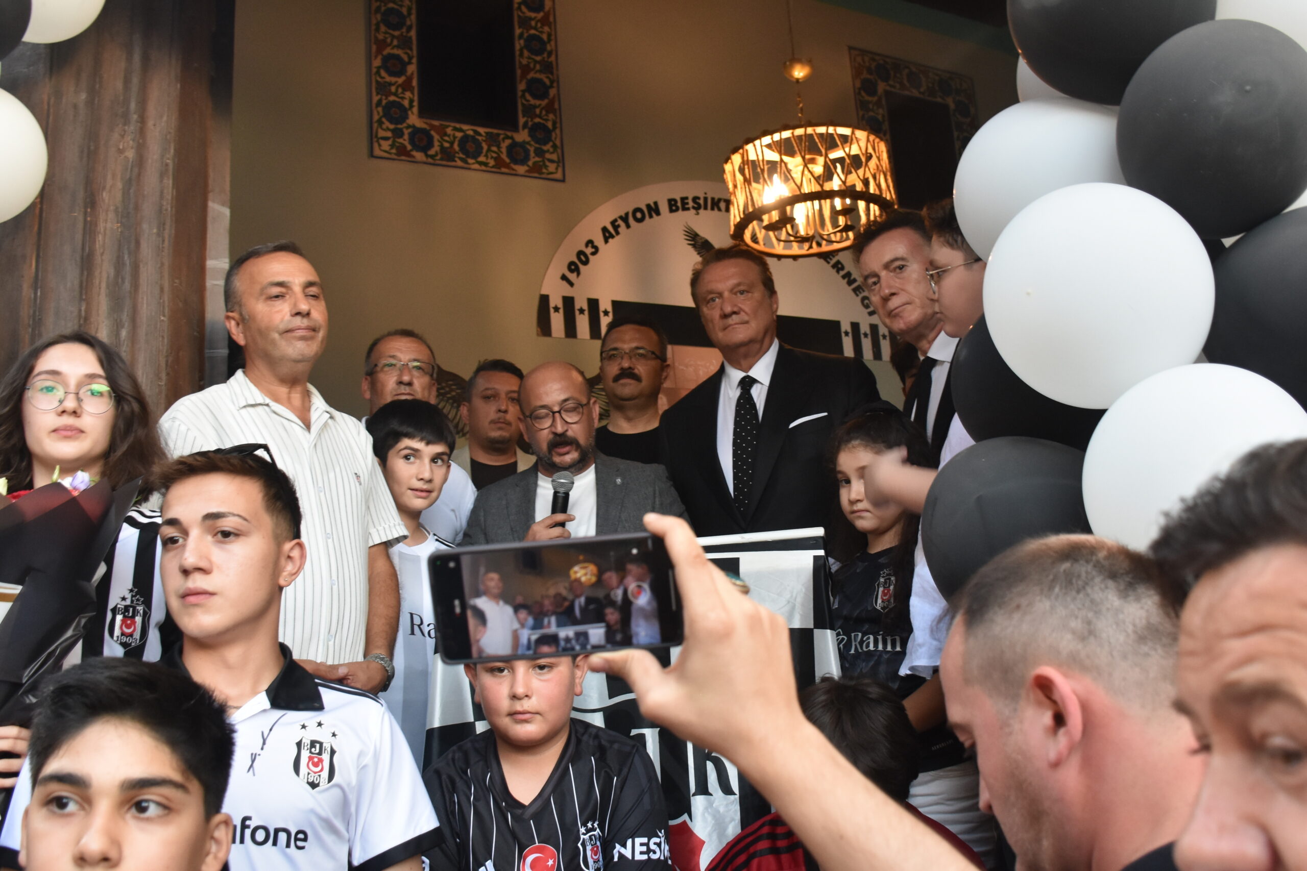 Beşiktaş Kulübü Başkanı Hasan Arat, Afyonkarahisar’da 1903 Afyon Beşiktaşlılar Derneğinin