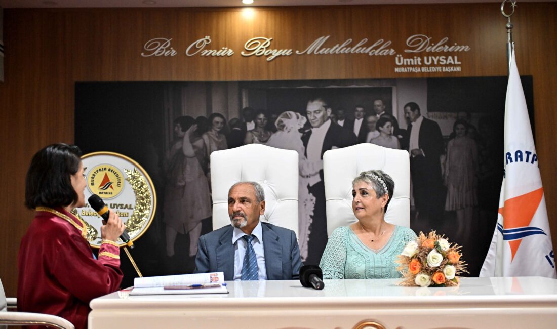 Antalya’da Muratpaşa Belediyesi’nin yaşlı evlerinde tanışan 64 yaşındaki Gülnur Alihafızoğlu