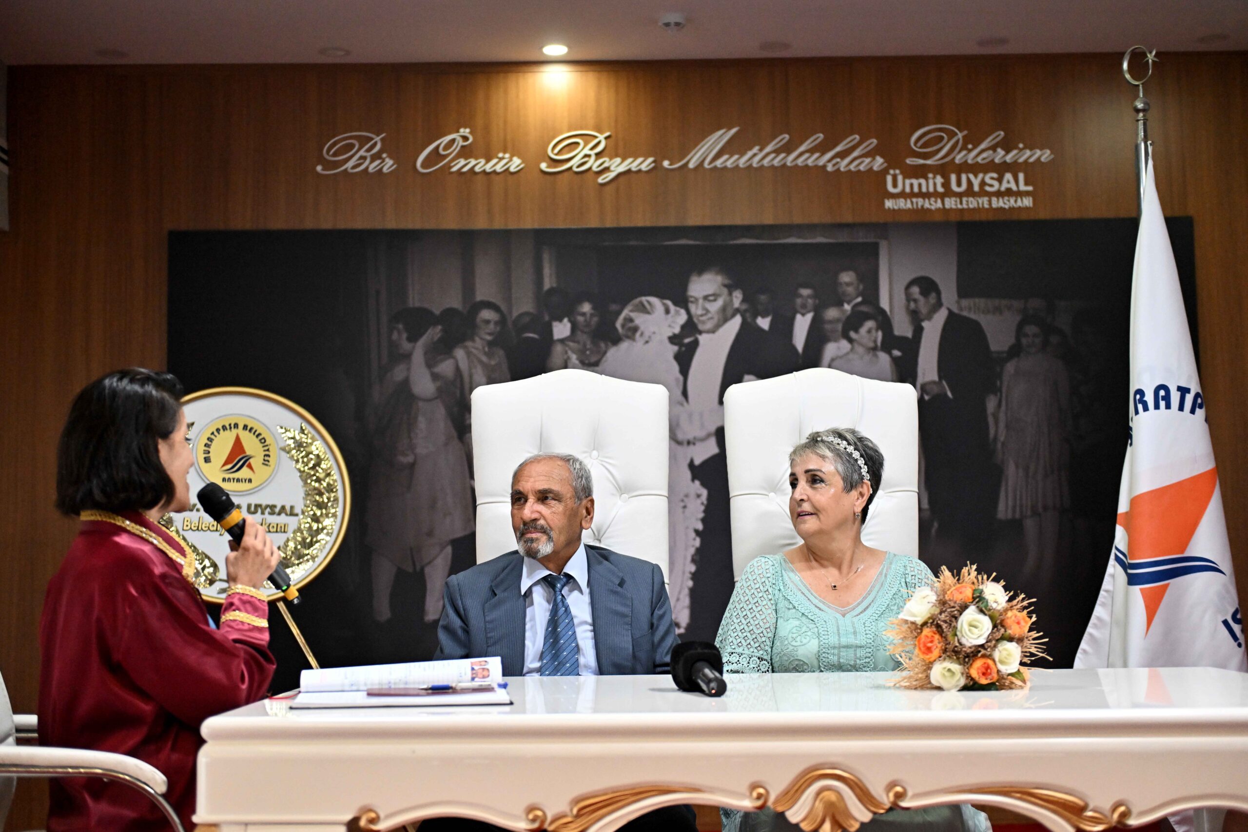 Antalya’da Muratpaşa Belediyesi’nin yaşlı evlerinde tanışan 64 yaşındaki Gülnur Alihafızoğlu
