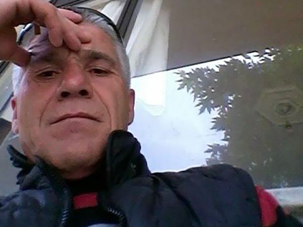 Balıkesir’in Manyas ilçesinde husumetlisi ile tartışan bir kişi, av tüfeğiyle
