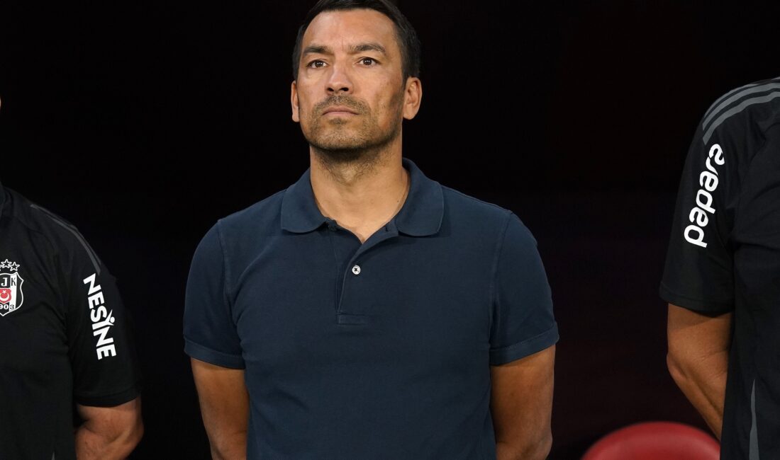 Giovanni van Bronckhorst: “Zor deplasmandan 1 puan alıyoruz” Beşiktaş Teknik Direktörü Giovanni van Bronckhorst, zor deplasmandan 1 puan