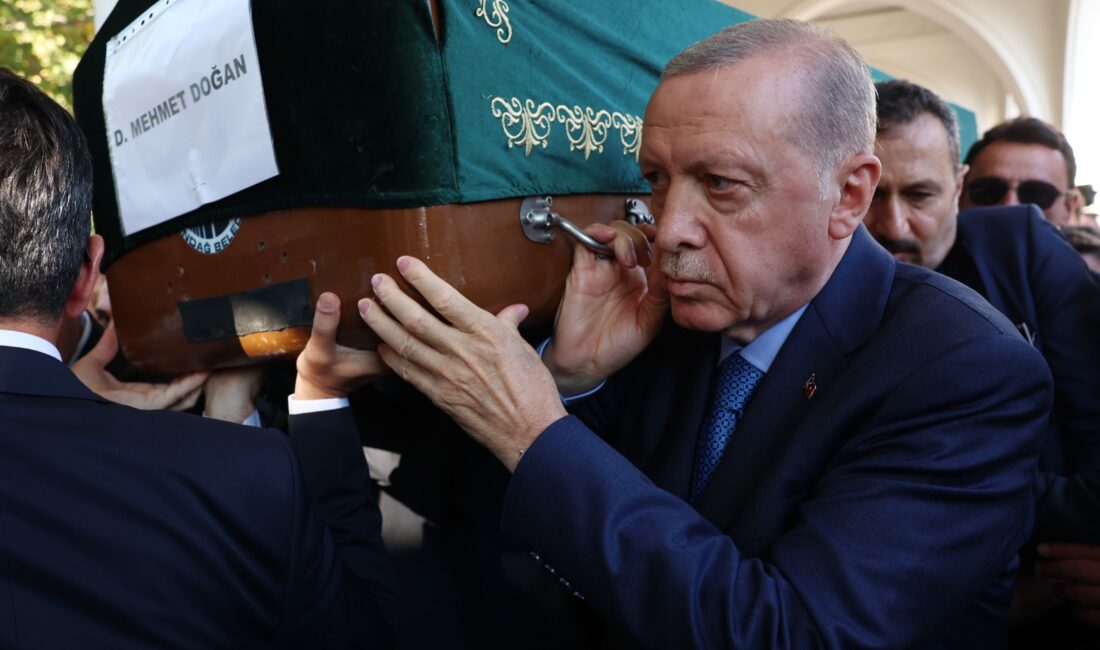 Cumhurbaşkanı Recep Tayyip Erdoğan, Türkiye Yazarlar Birliği Kurucu Başkanı Mehmet