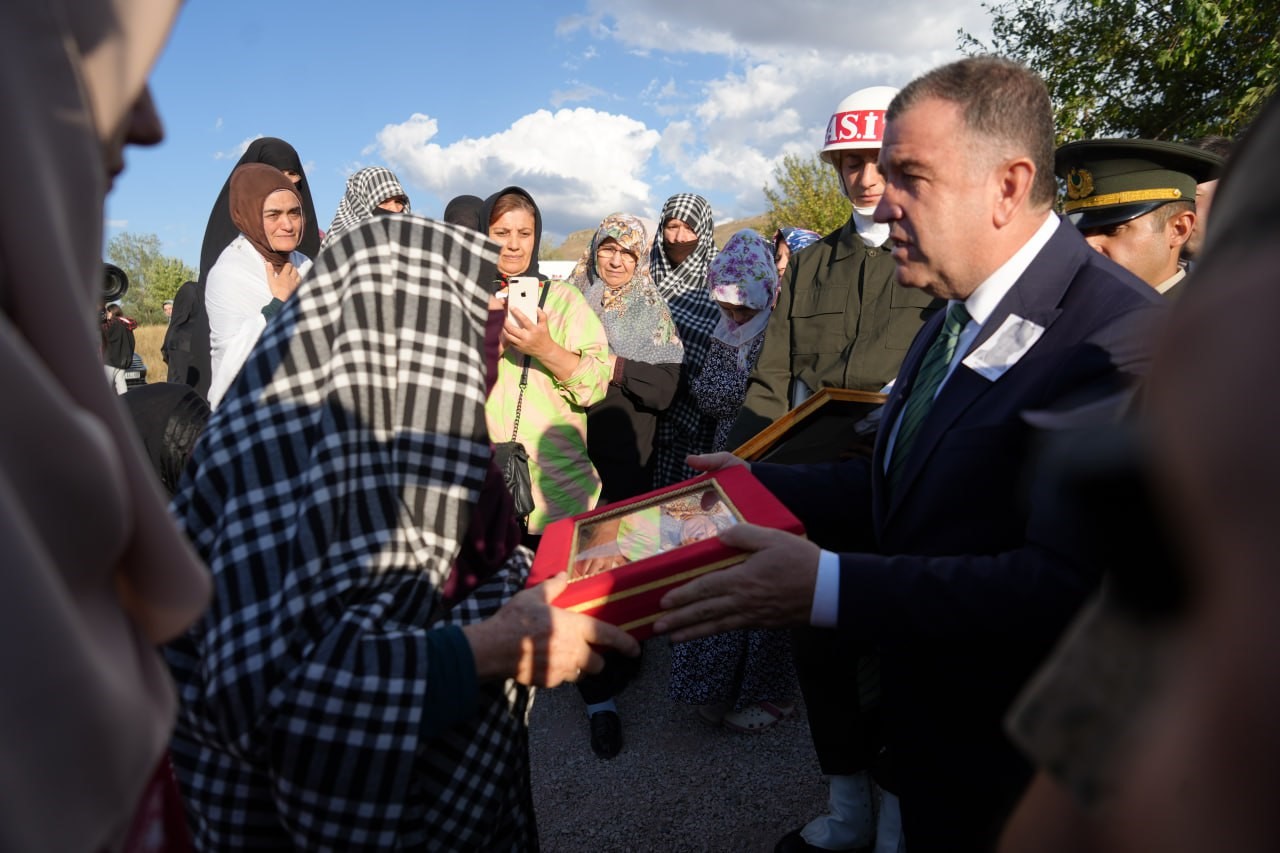 Bayburt’ta vefat eden Kıbrıs Gazisi Nizam Kılıç Bayraktar köyünde düzenlenen